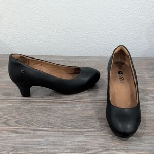 Like New Shoes For Crews Olivia Black Pumps Heels Shoes Round Toe 8.5 Low Heel